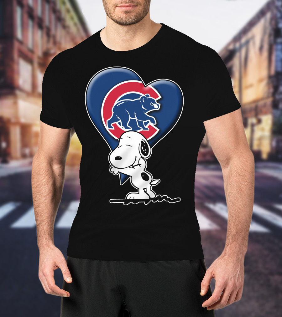 Snp V1 Chicago Cubs Snoopy Heart Hug T-Shirt