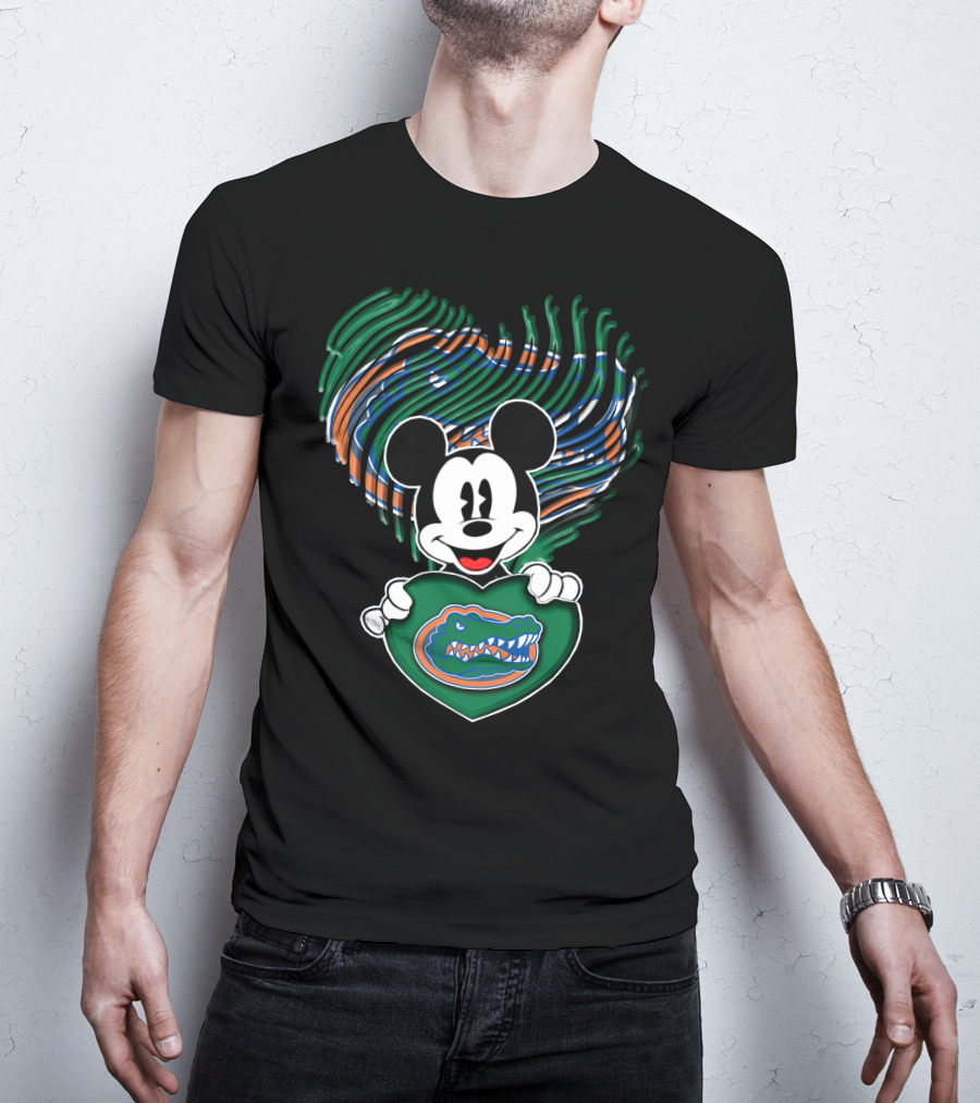 Mickey Mouse Holding Heart With Florida Gators T-Shirt