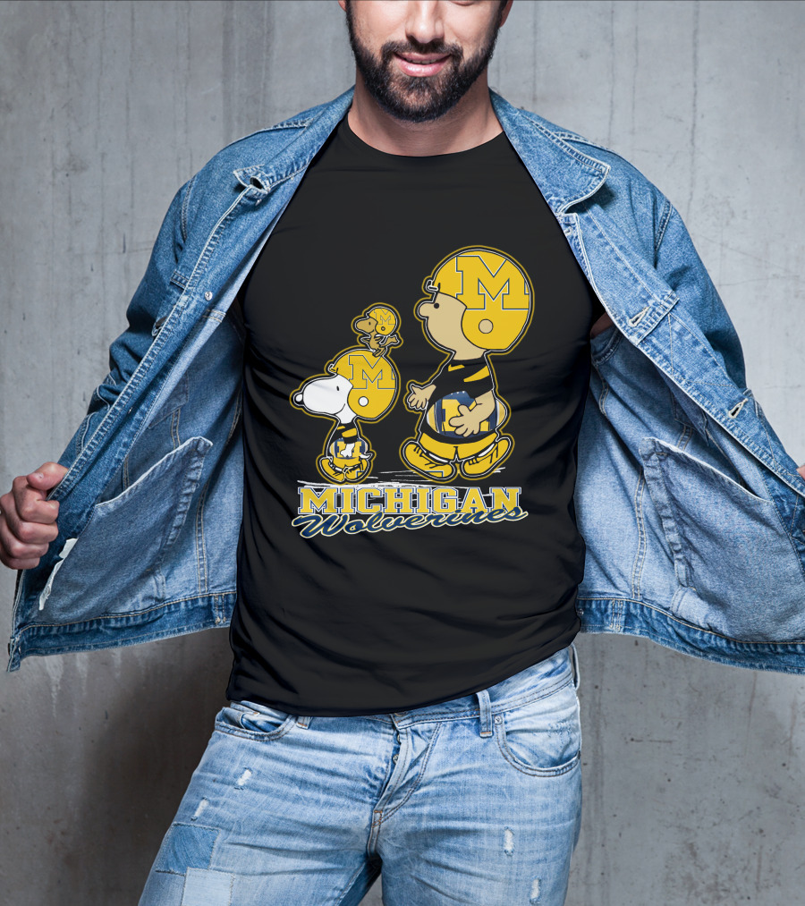 Snpfootball Michigan Wolverines Peanuts Characters Charlie Brown Snoopy Woodstock T-Shirt