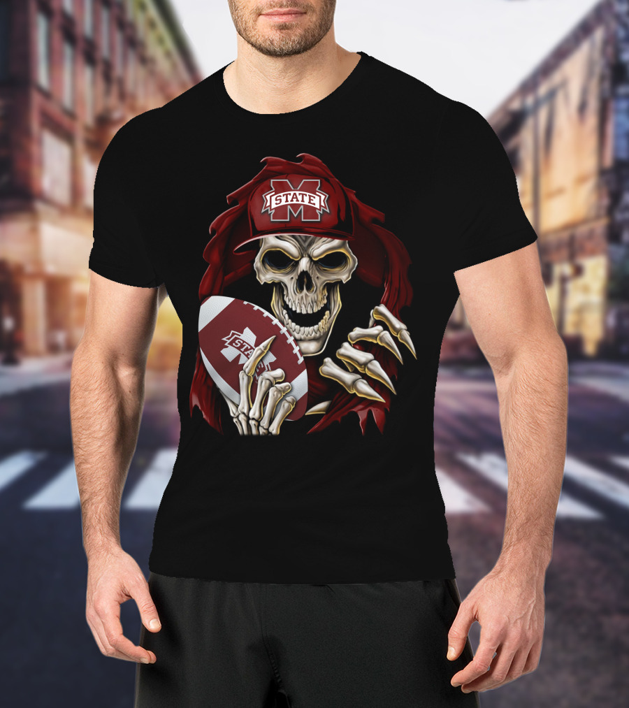 Skullbong Mississippi State Bulldogs Skeleton Holding Football T-Shirt
