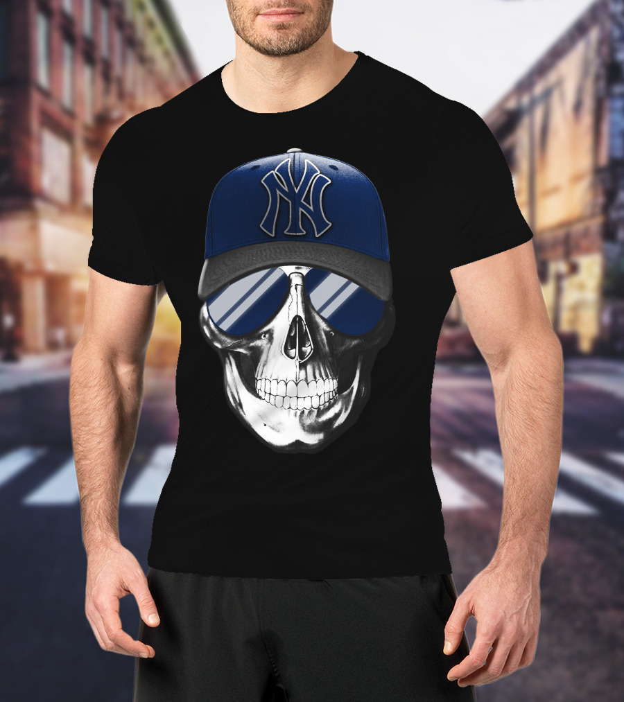 New York Yankees Skull Cap With Glasses T-Shirt