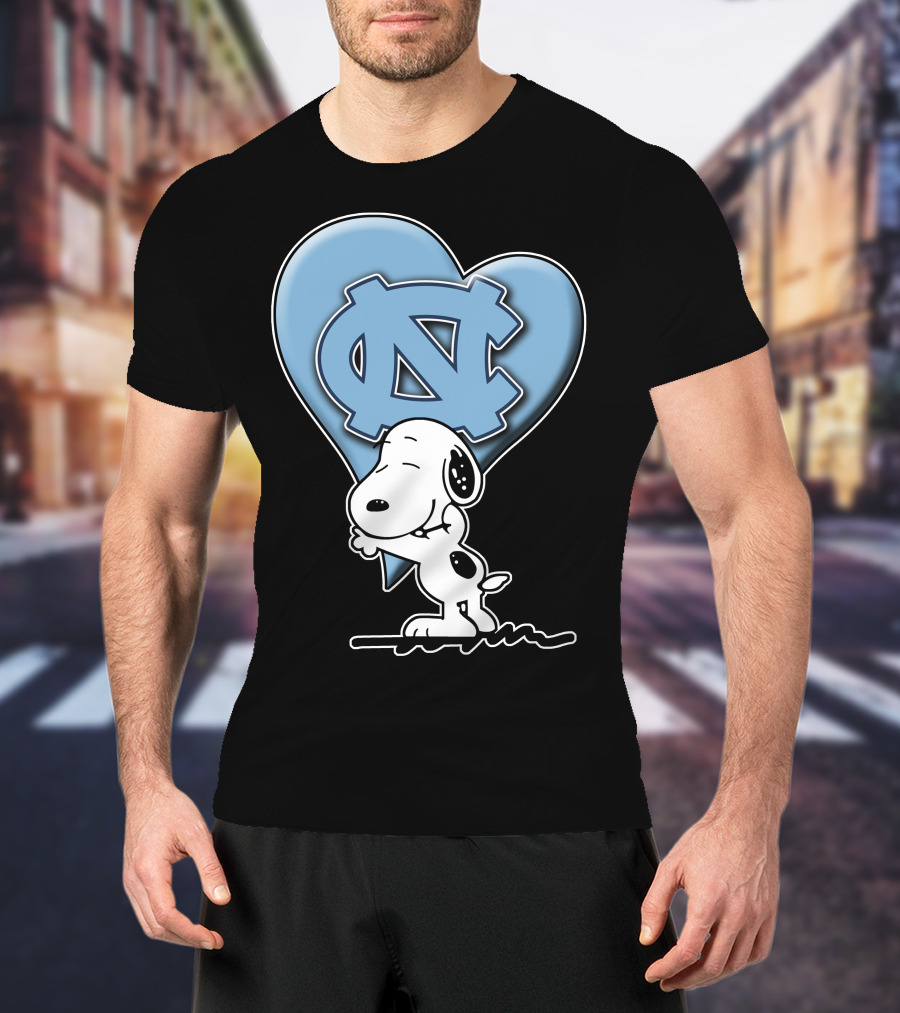 Snoopy Hugging North Carolina Tar Heels Logo Heart T-Shirt