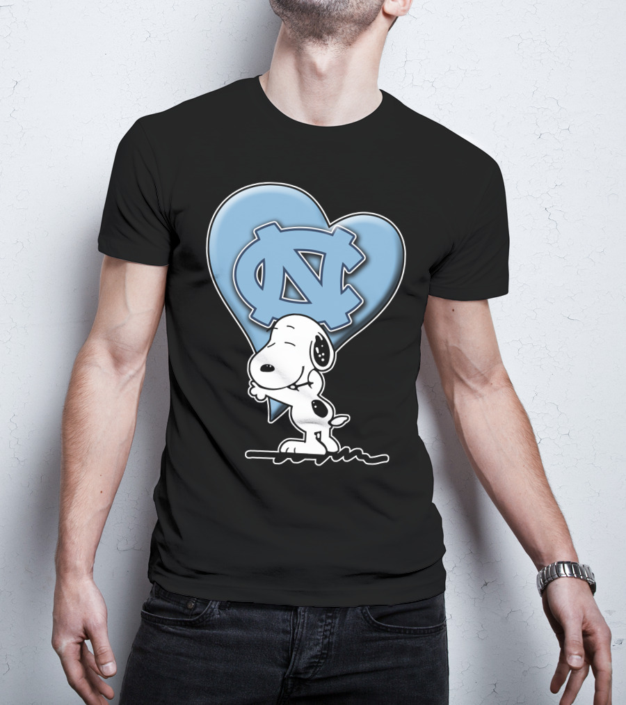 Snoopy Hugging North Carolina Tar Heels Logo Heart T-Shirt