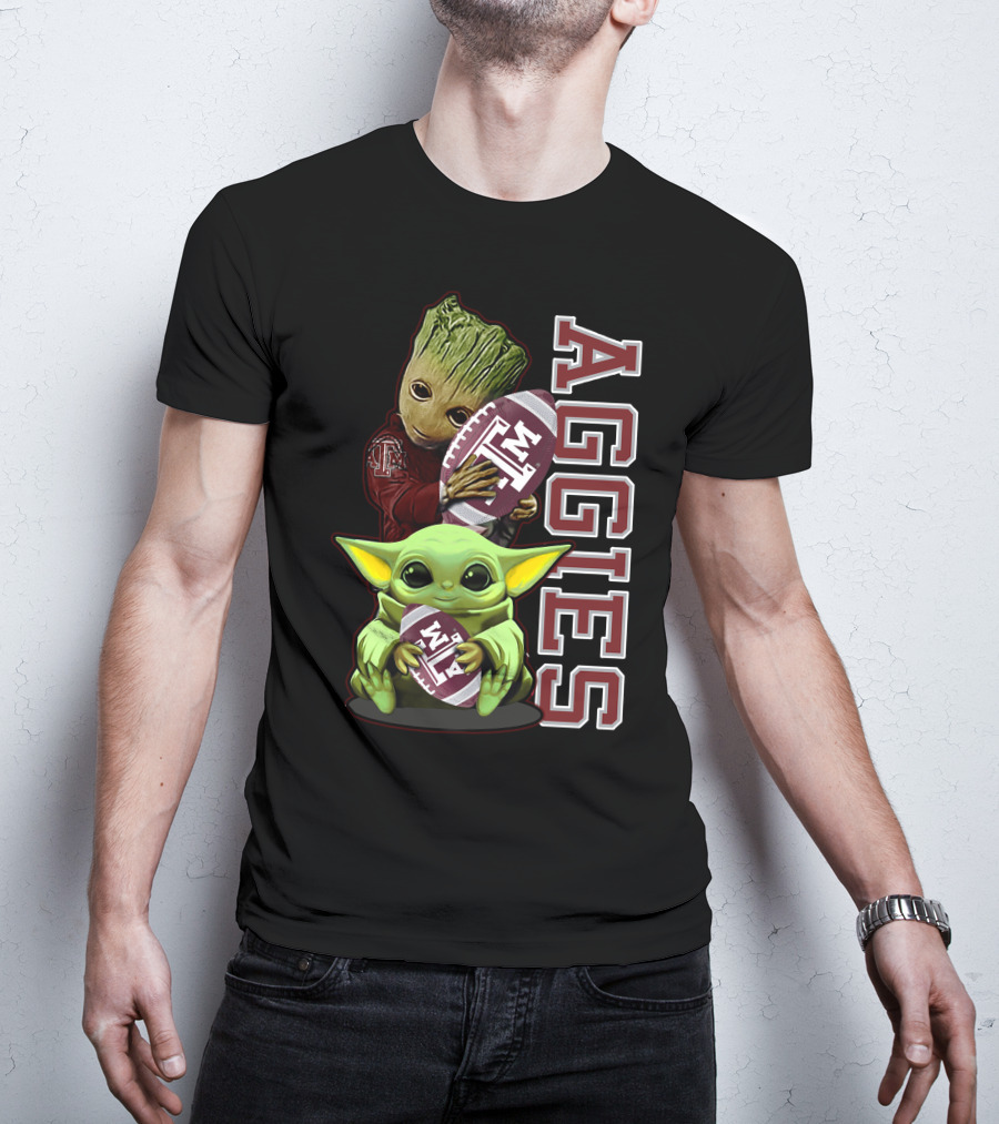 Grzd Texas A&M Aggies Groot And Baby Yoda Holding Football T-Shirt