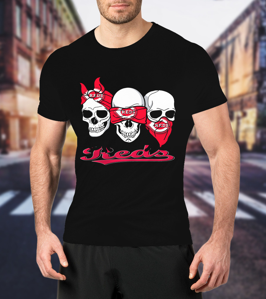 3 Skull Reds Bandana Cincinnati T-Shirt