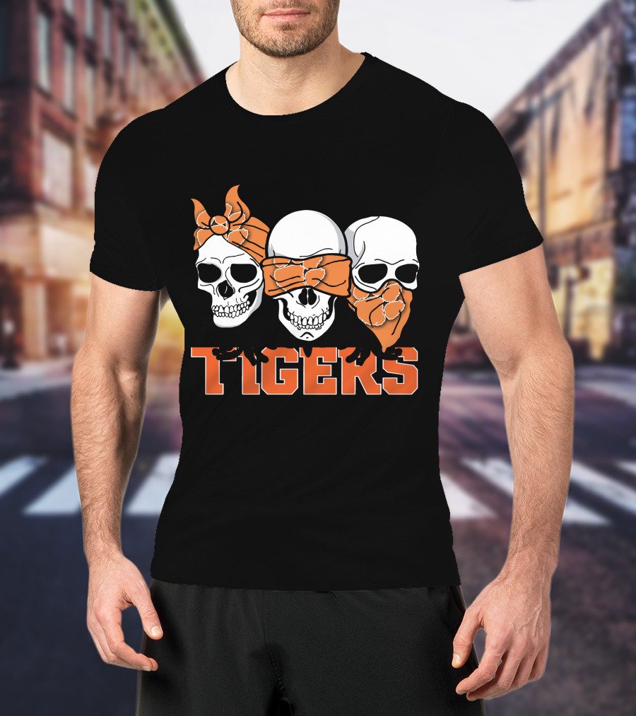 3 Skull Tigers Orange Bandanas T-Shirt
