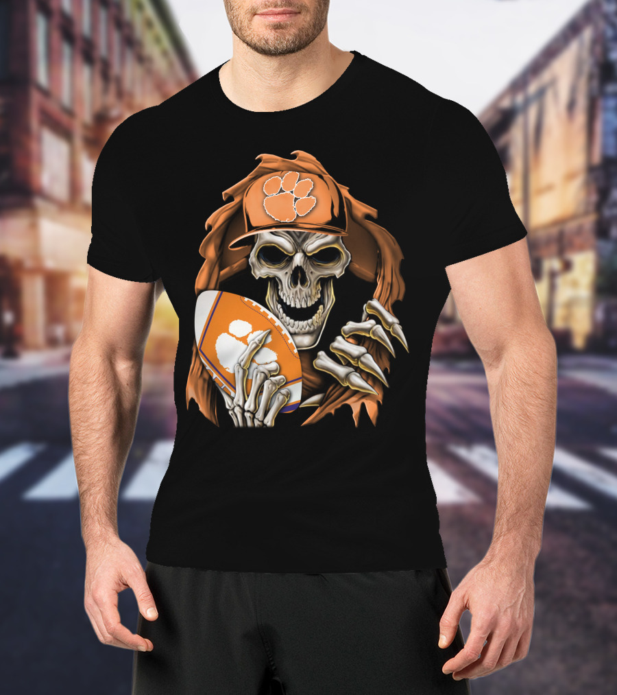 Skullbong Clemson Tigers Skeleton In Hat Holding Football T-Shirt