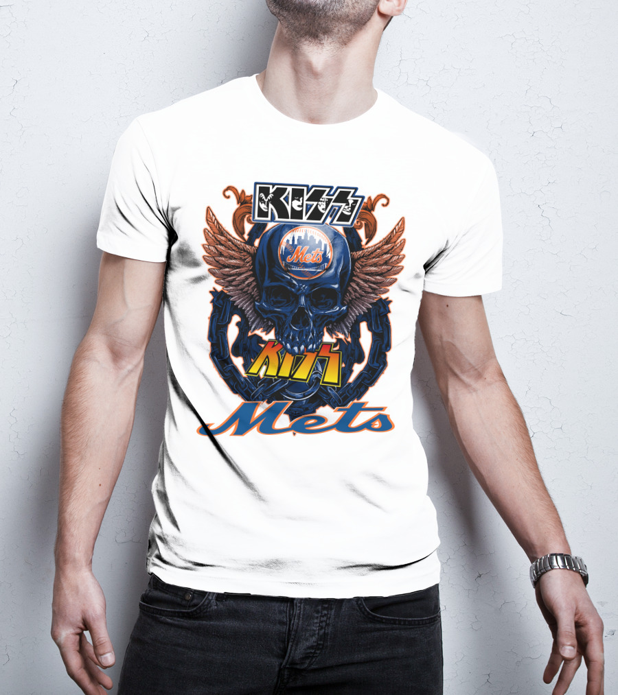 Kiss Mets Skull With Wings And Chain T-Shirt