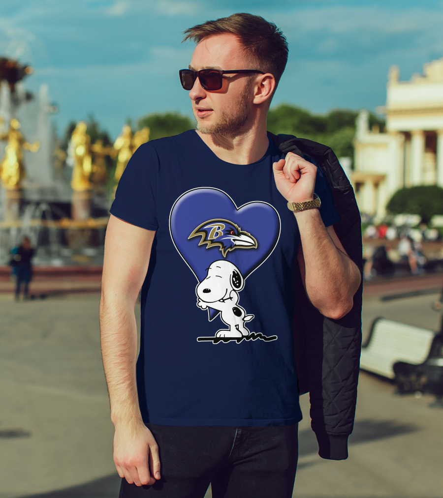 Snp V1 Baltimore Ravens Heart And Snoopy Hug T-Shirt