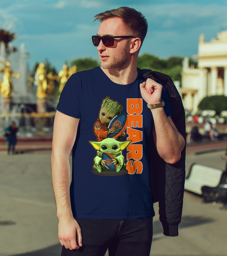 Grzd CHICAGO BEARS Baby Groot And Baby Yoda Football T-Shirt