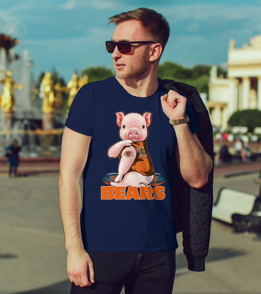Pig In Chicago Bears Jersey With Football And Logo BEARS T-Shirt
