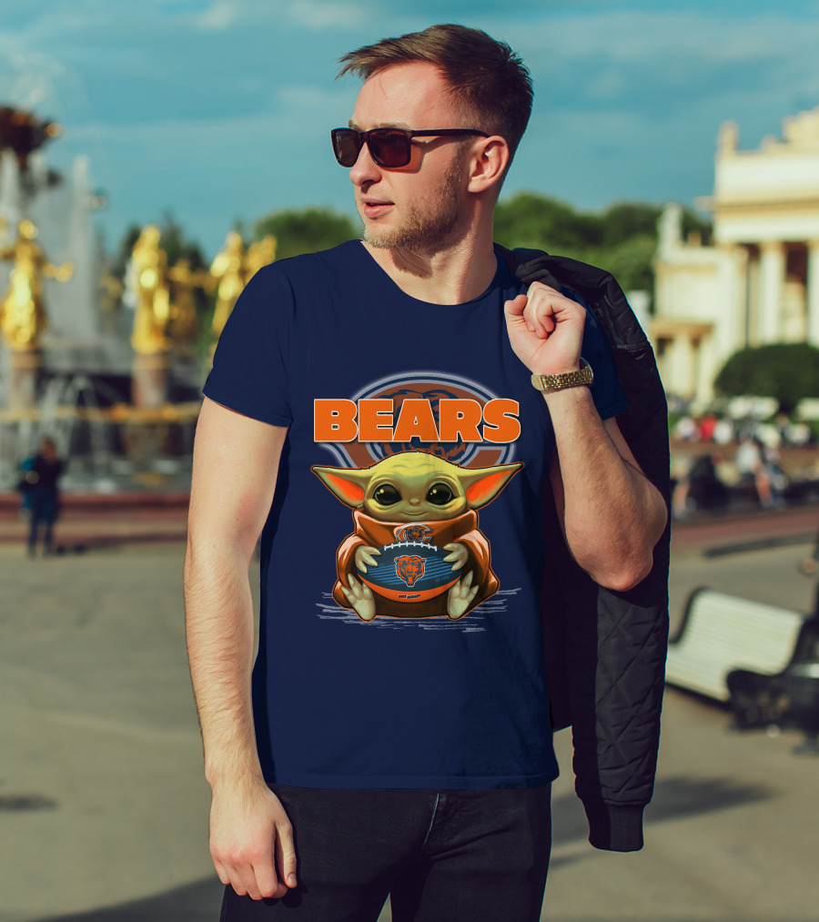 Yoda BEARS Baby Holding Chicago Football T-Shirt