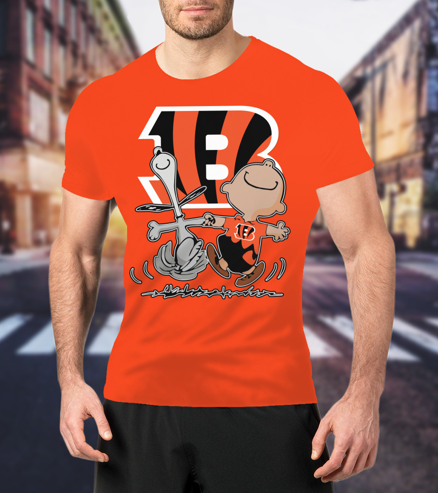 Cincinnati Bengals Peanuts Collaboration With Snoopy And Charlie Brown Dancing T-Shirt