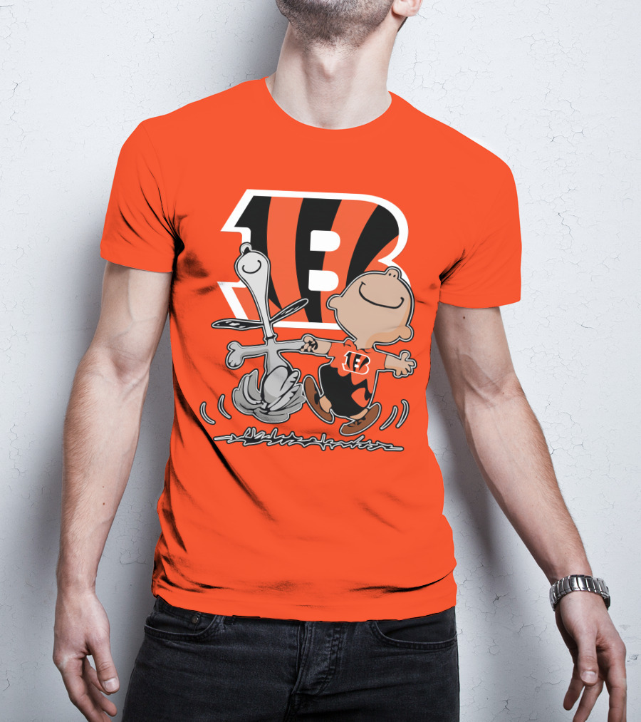Cincinnati Bengals Peanuts Collaboration With Snoopy And Charlie Brown Dancing T-Shirt