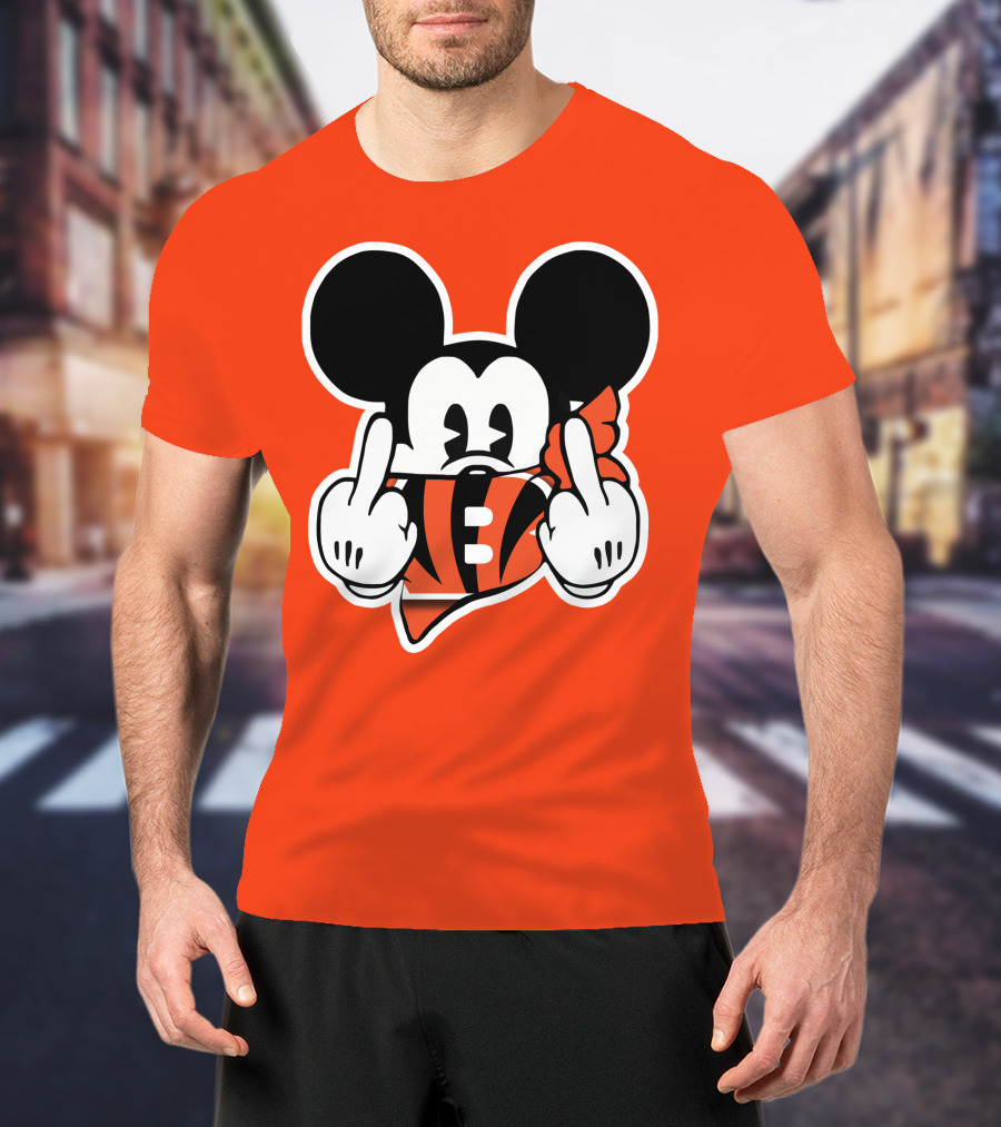 Cincinnati Bengals 29 Mickey Mouse Football Fan Gesture T-Shirt
