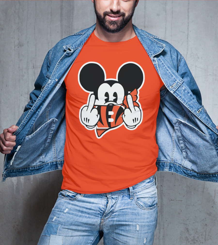Cincinnati Bengals 29 Mickey Mouse Football Fan Gesture T-Shirt