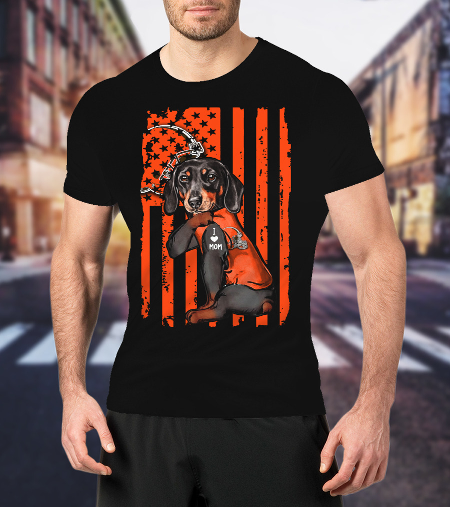 CLEVELAND BROWNS Dachshund I Love Mom Football Fan Flag T-Shirt