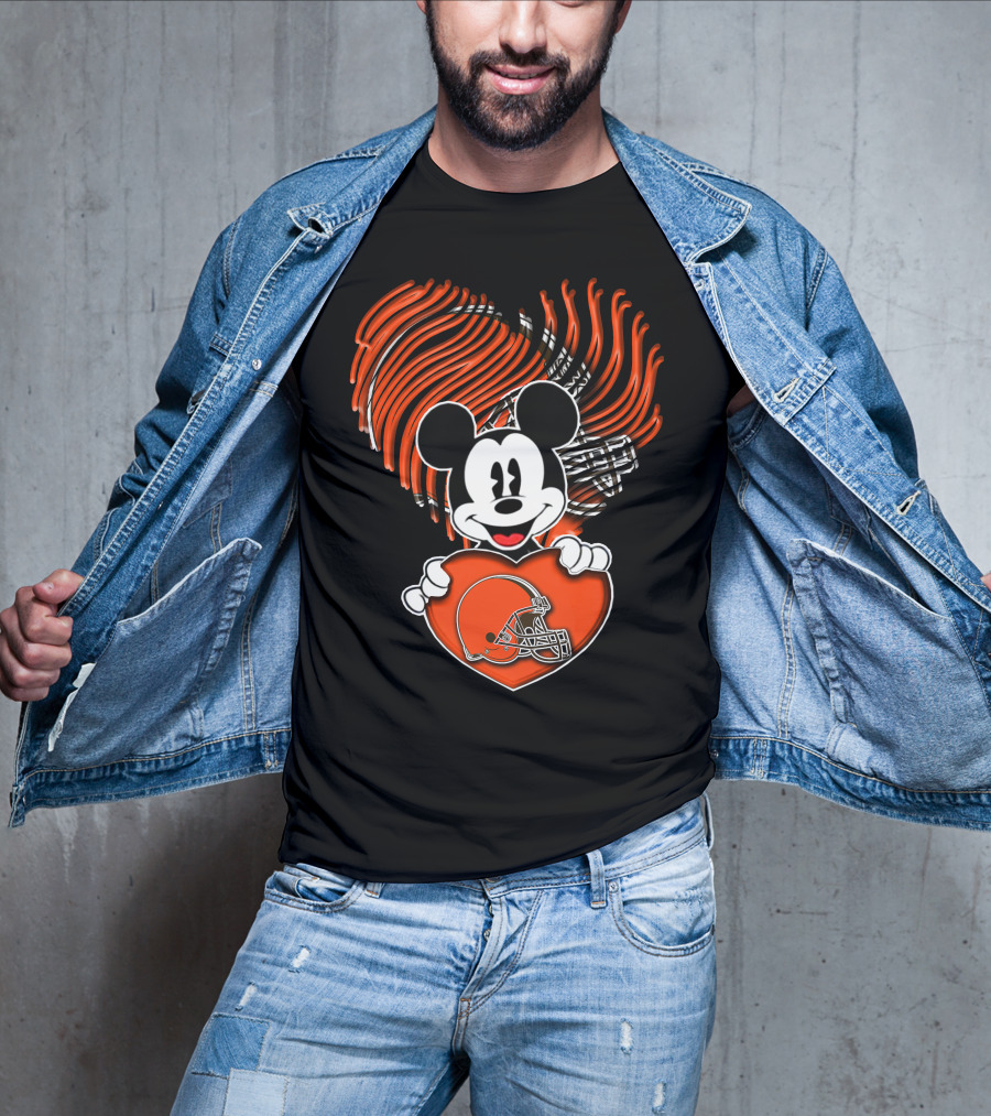 Mick Holding Cleveland Browns Heart Fingerprint Background T-Shirt