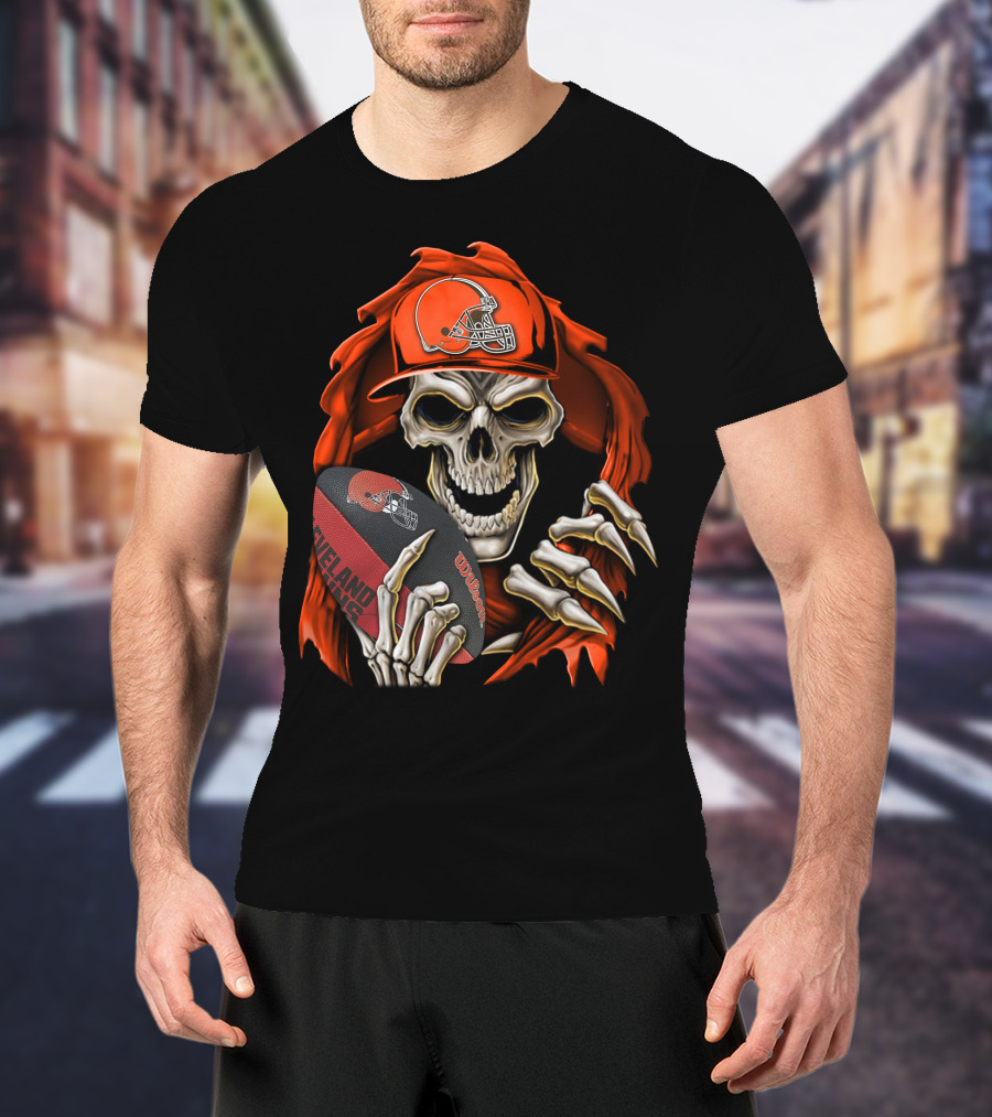 Skullbong Cleveland Browns Skeleton Holding Football T-Shirt