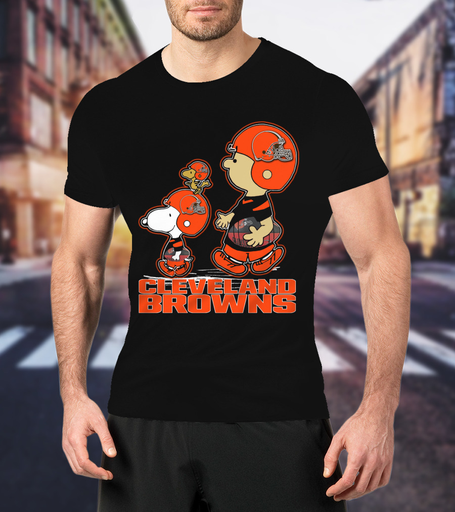 Snpfootball CLEVELAND BROWNS Peanuts Characters Football Helmets T-Shirt