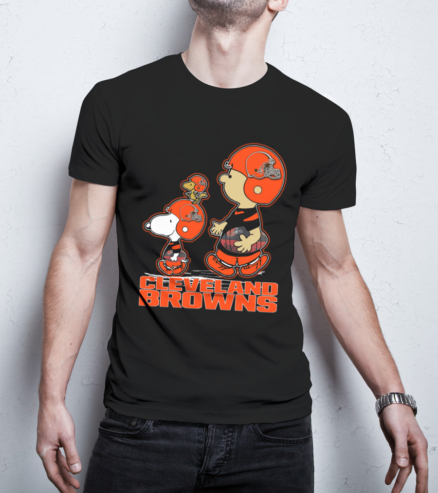 Snpfootball CLEVELAND BROWNS Peanuts Characters Football Helmets T-Shirt