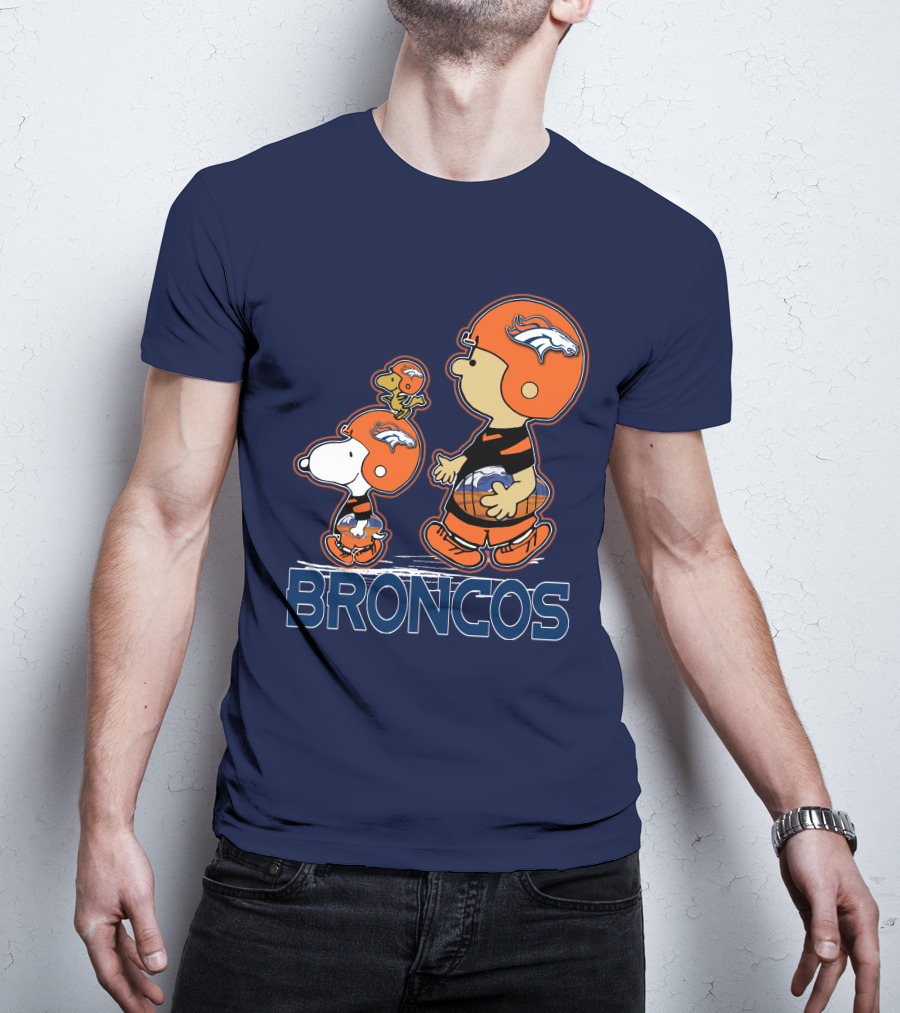 Snpfootball Denver Broncos Peanuts Characters Helmet T-Shirt
