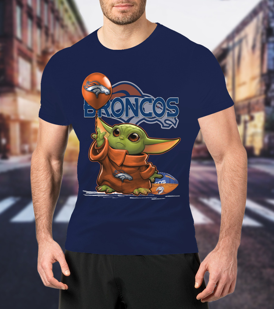 Yoda V1 Denver Broncos Alien Holding Balloon And Football T-Shirt