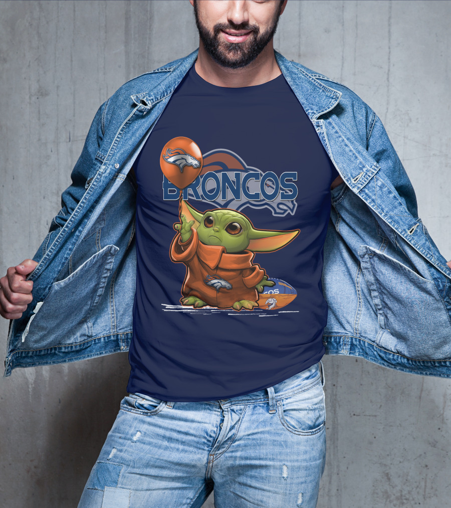 Yoda V1 Denver Broncos Alien Holding Balloon And Football T-Shirt
