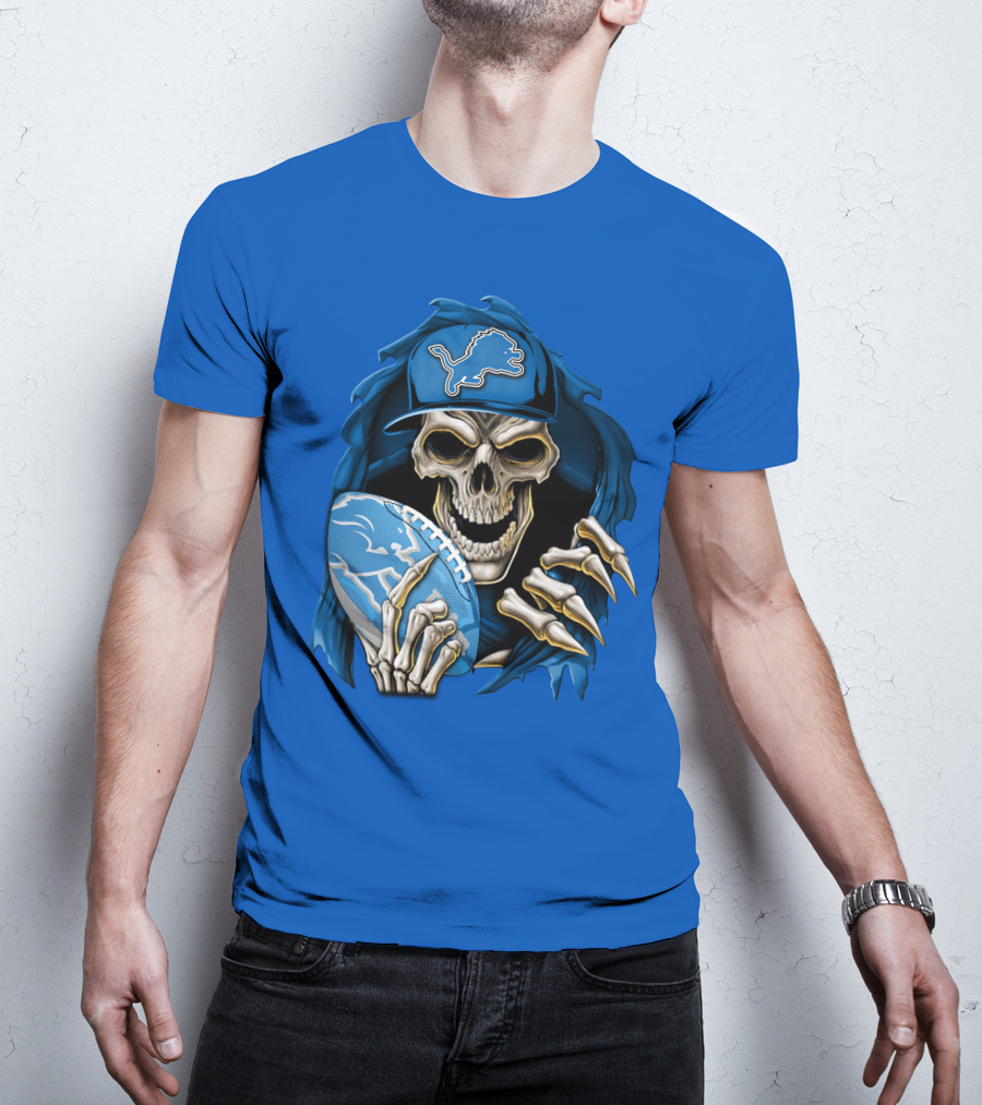 Skullbong Detroit Lions Skeleton Holding Football In Detroit Lions Cap T-Shirt