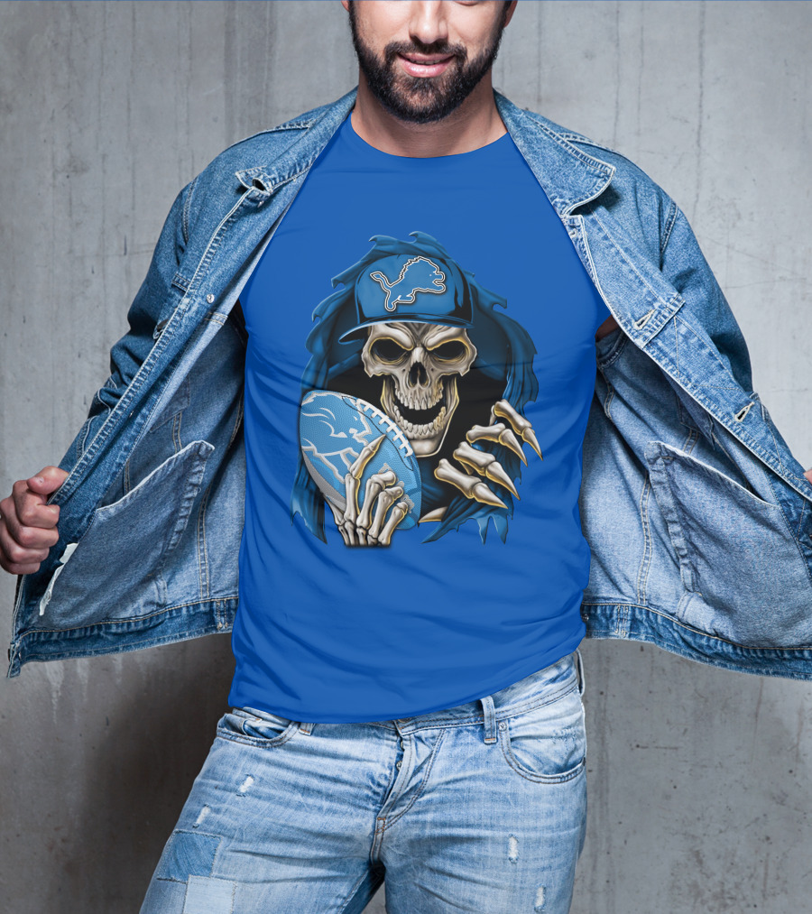 Skullbong Detroit Lions Skeleton Holding Football In Detroit Lions Cap T-Shirt