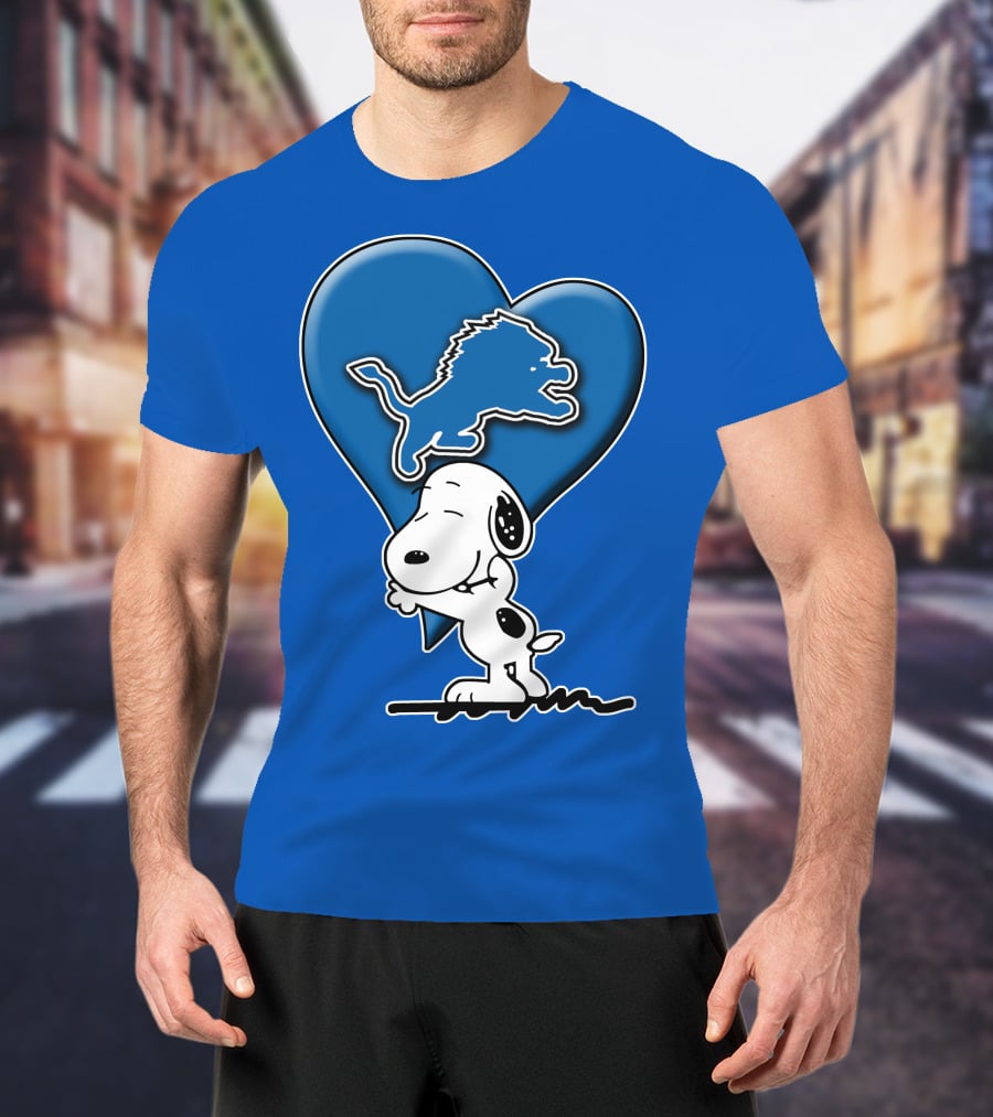 Snp DETROIT LIONS Blue Heart Snoopy Hugging Lion T-Shirt