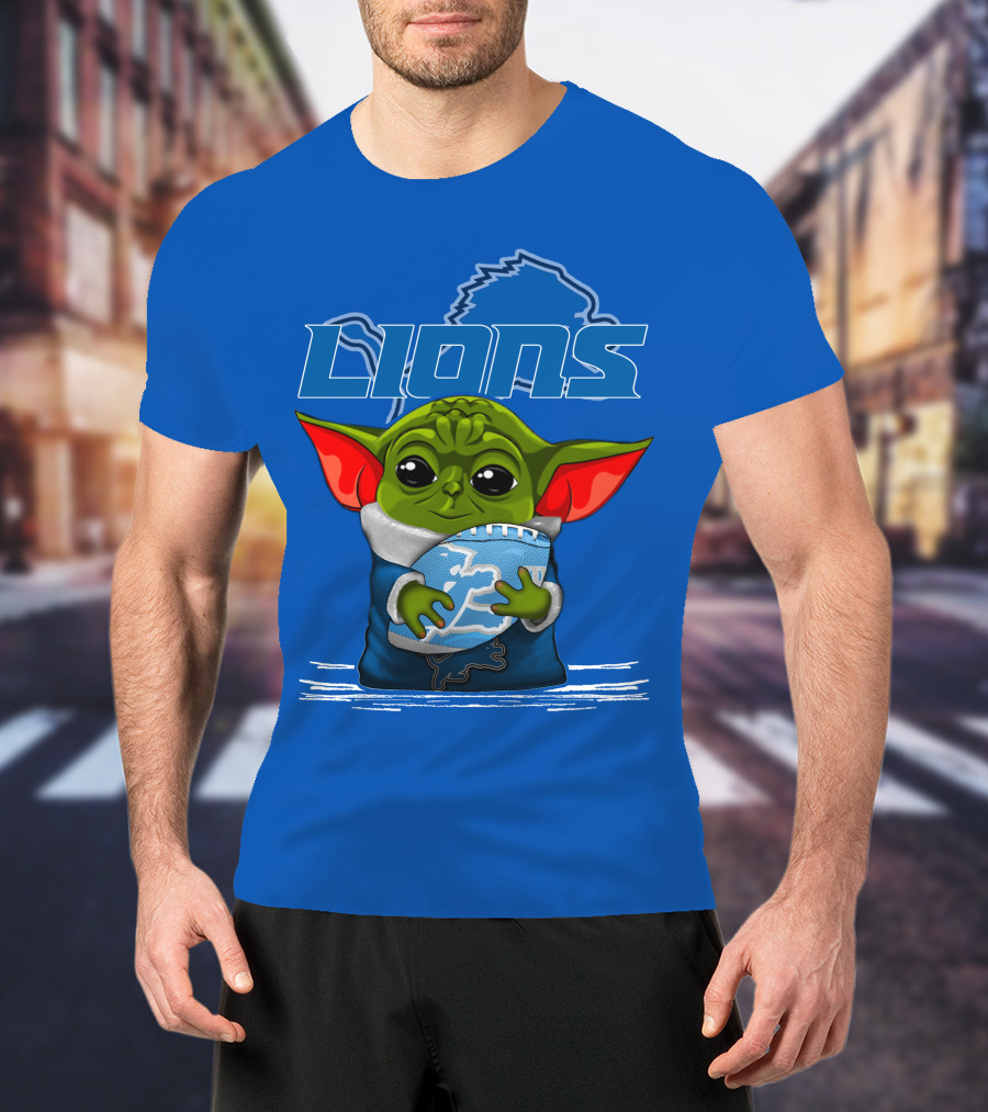 Yoda Holding Football DETROIT LIONS T-Shirt