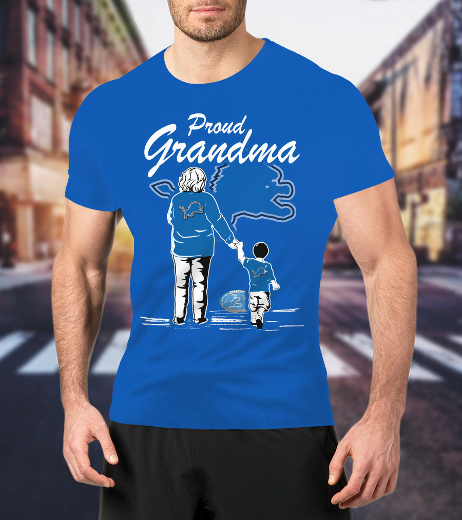 Proud Grandma Detroit Lions Fan With Child And Football With Lion T-Shirt