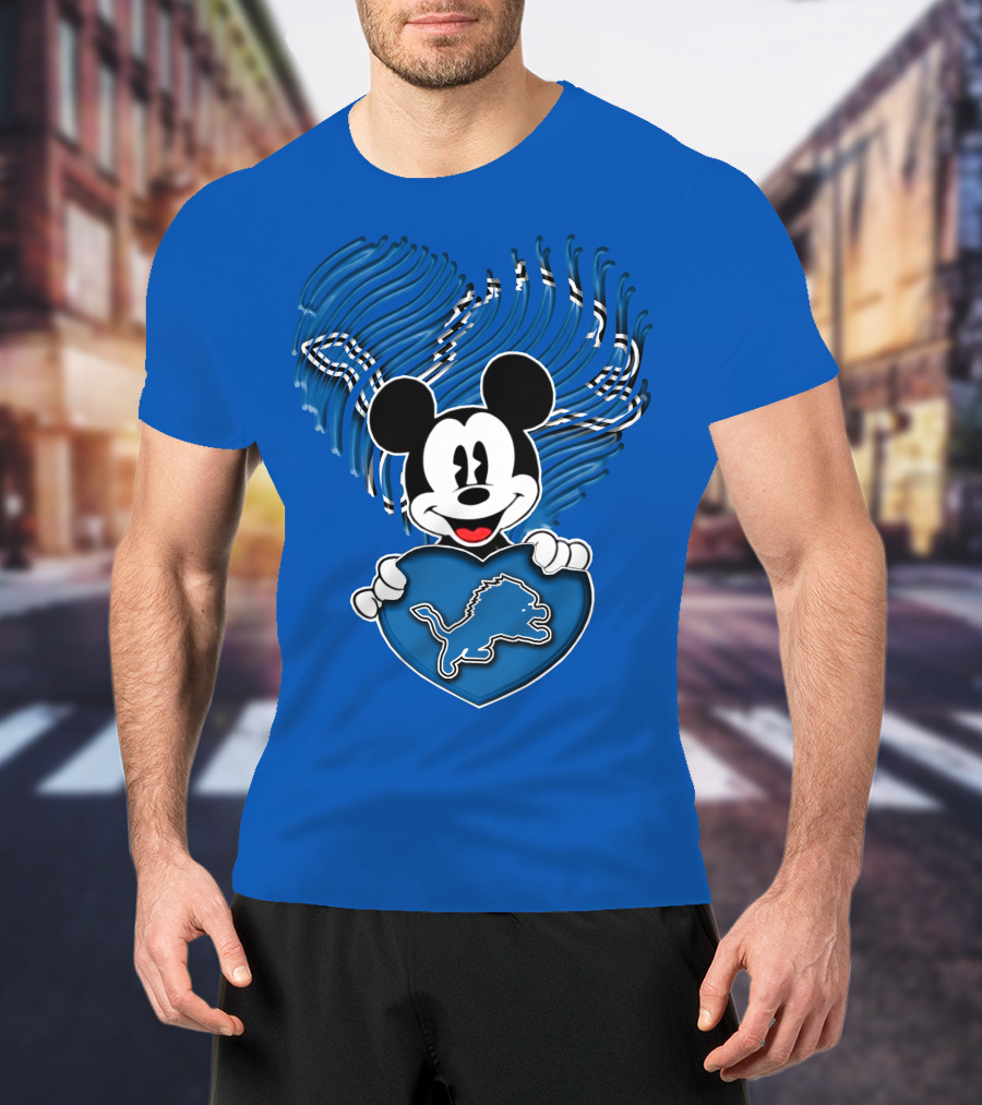 Mick Holding Heart Detroit Lions T-Shirt