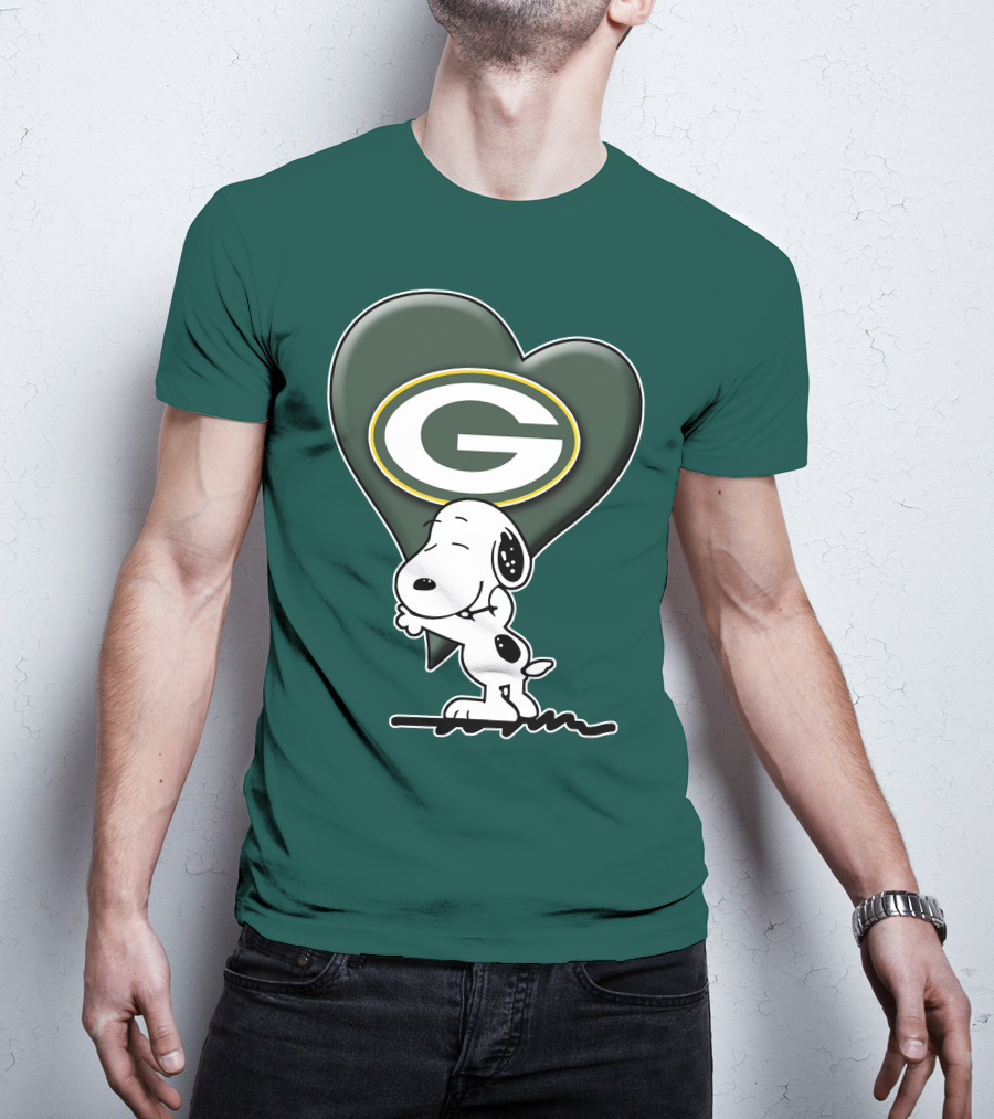 Snoopy Hugging Heart With Green Bay Packers T-Shirt