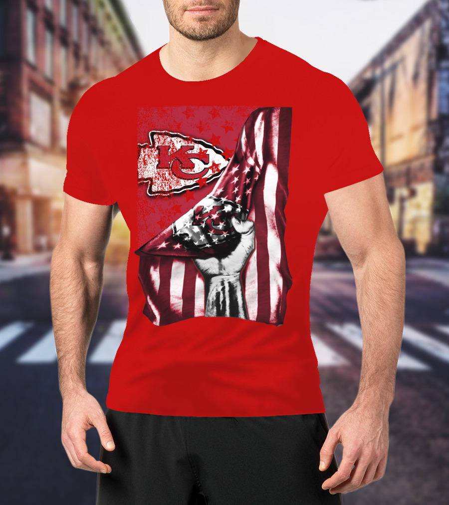 Kansas City Chiefs Arrowhead With American Flag Motif T-Shirt