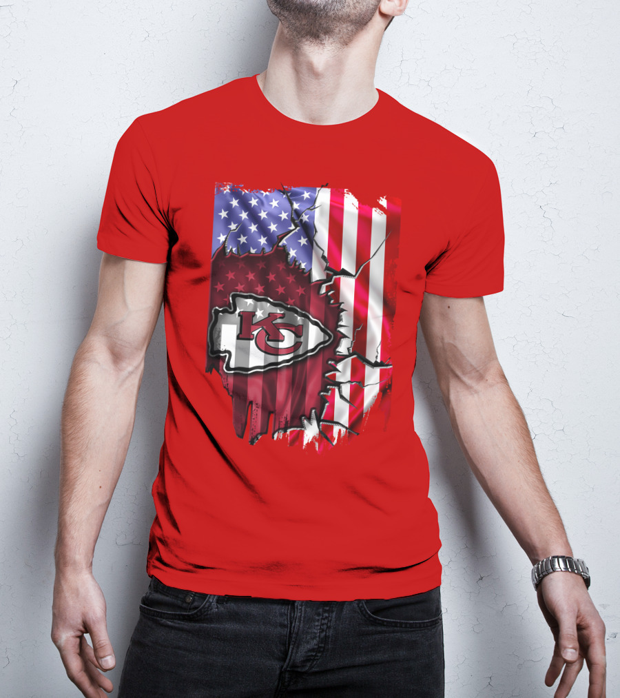 Kansas City Chiefs Logo With American Flag Background T-Shirt