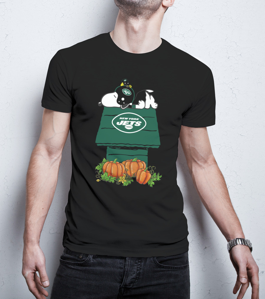 New York Jets Snoopy Resting On Pumpkin Doghouse T-Shirt