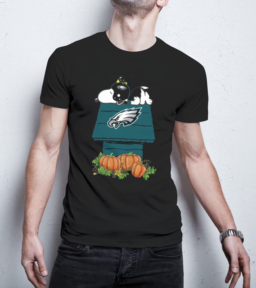 Philadelphia Eagles Snoopy Pumpkin Doghouse T-Shirt