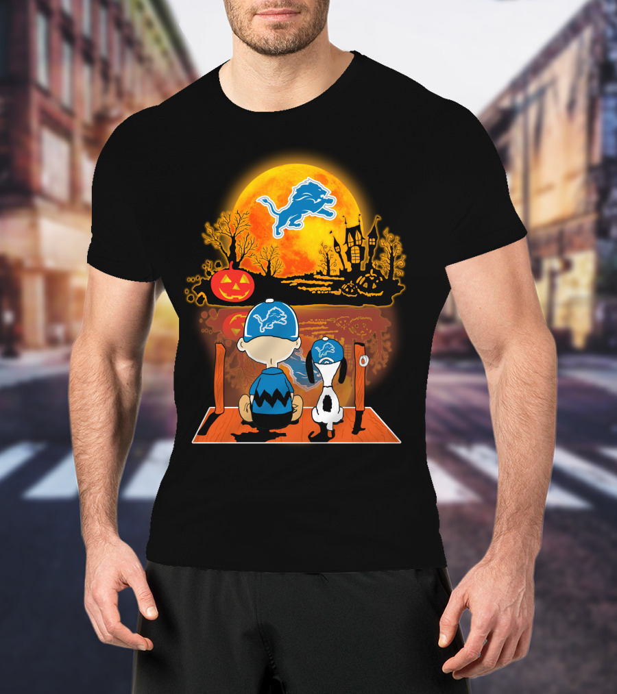 Detroit Lions Snoopy Charlie Brown Halloween Pumpkin Moon Scene T-Shirt