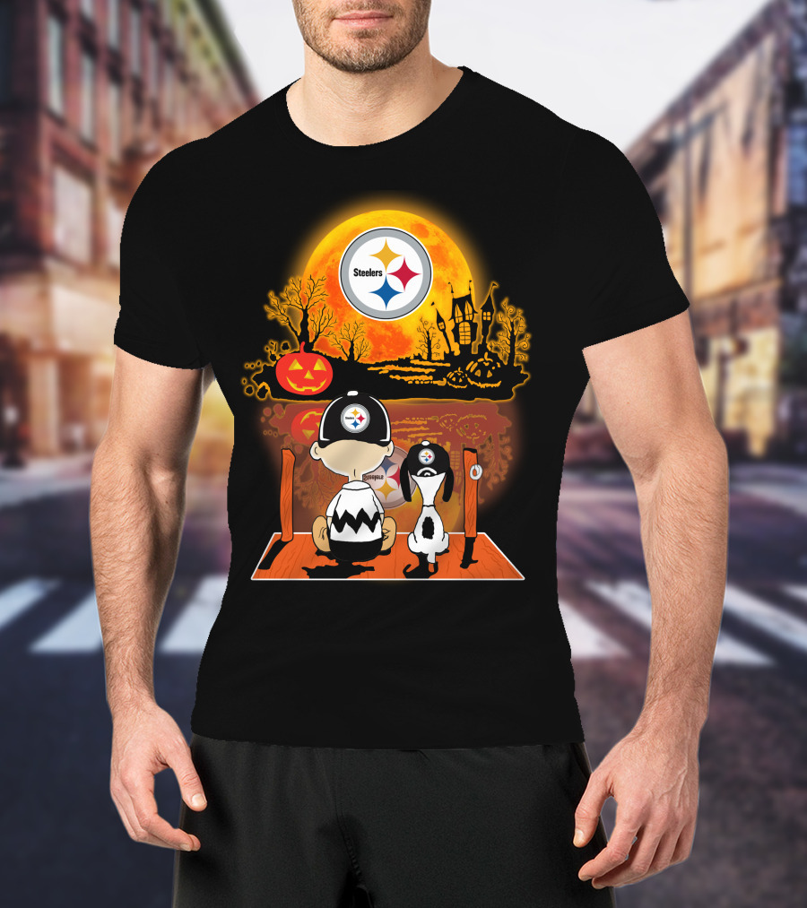 Pittsburgh Steelers Snoopy Charlie Brown Halloween Pumpkin Moon House T-Shirt