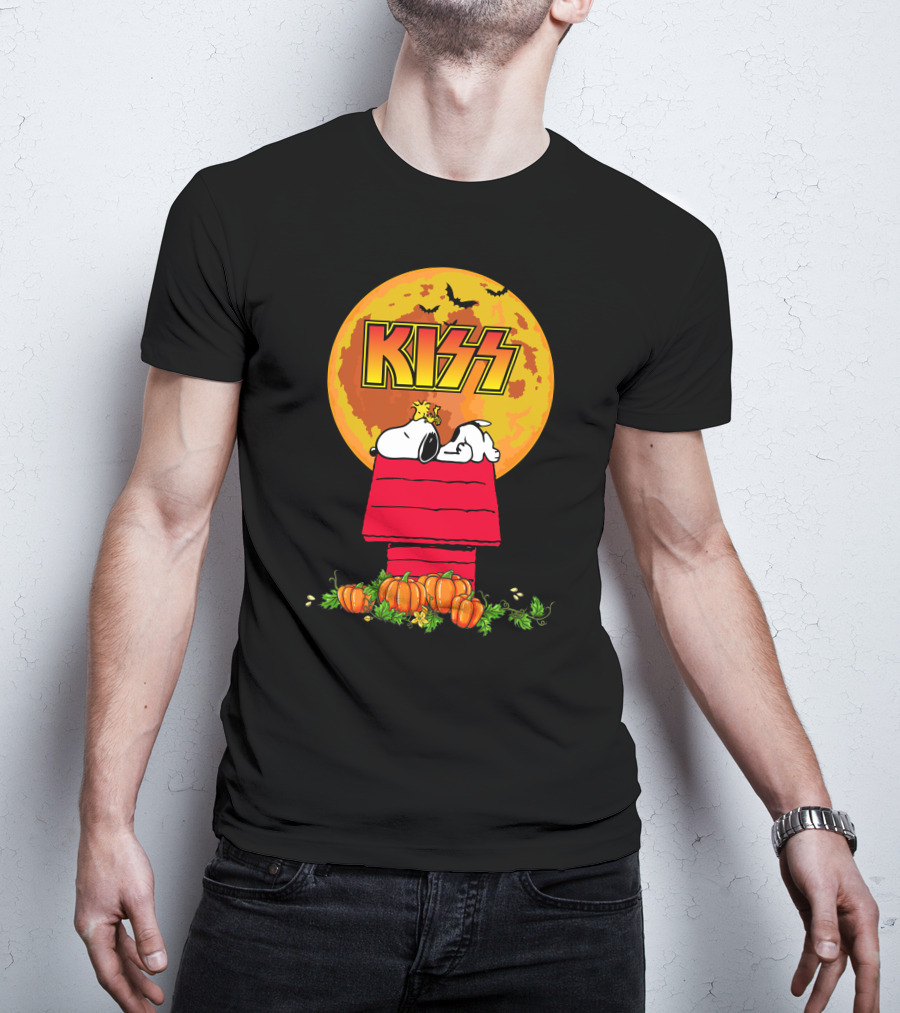 KISS Snoopy Halloween Pumpkin Moon Scene T-Shirt