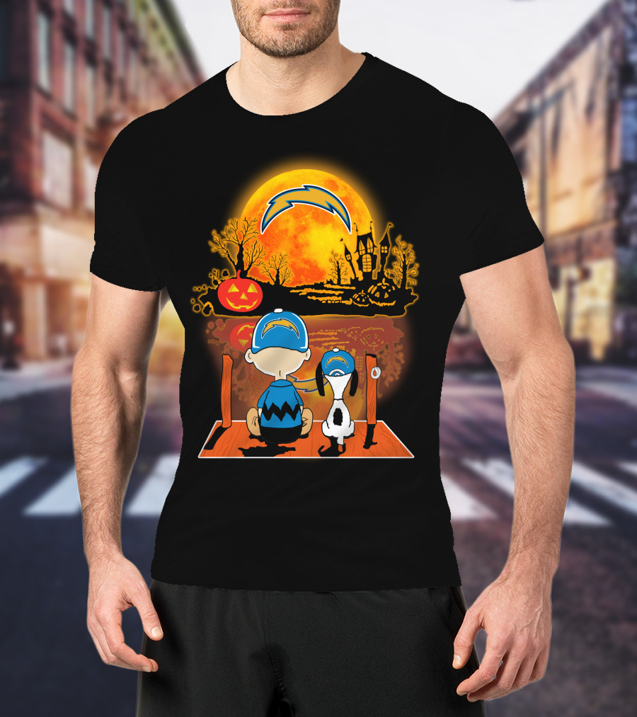 Los Angeles Chargers Charlie Brown Snoopy Pumpkin Moon Halloween Scene T-Shirt