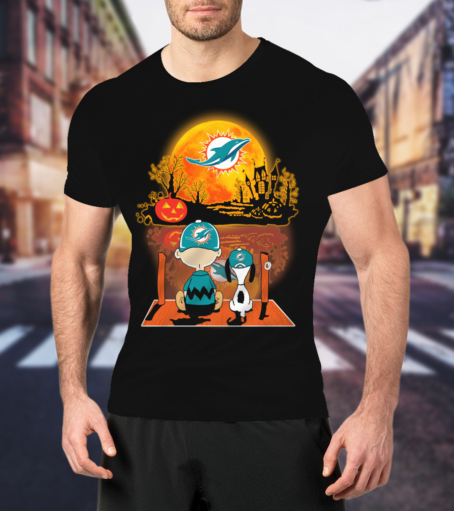 Miami Dolphins Snoopy And Charlie Brown Halloween Pumpkin Moon T-Shirt