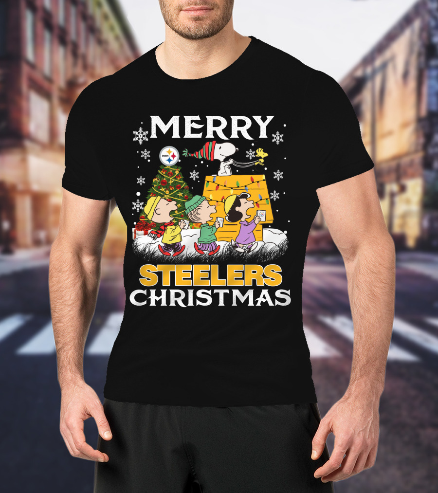 Merry Christmas Steelers Snoopy Peanuts Characters Weihnachten T-Shirt