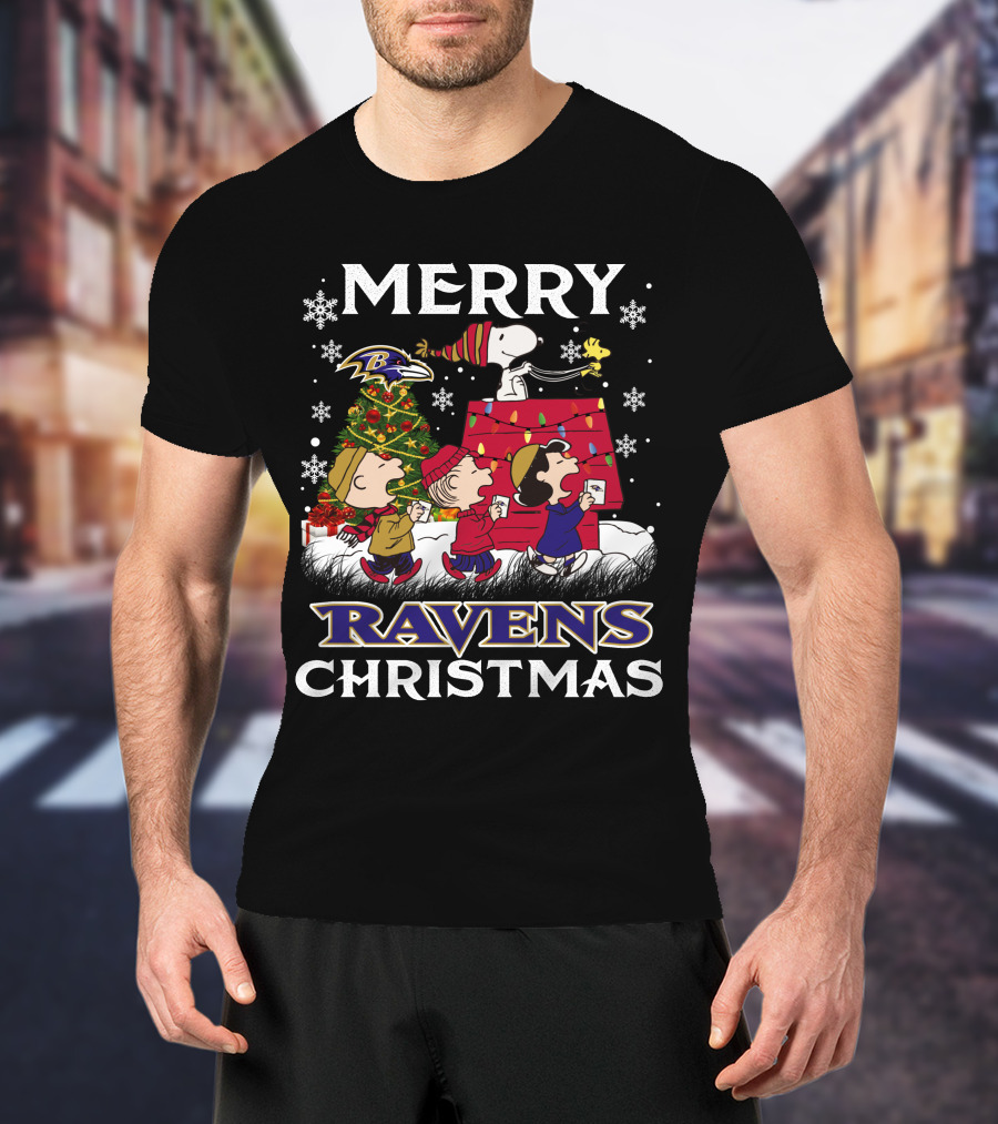 Baltimore Ravens Snoopy Merry Christmas Peanuts Lucy Linus Woodstock T-Shirt