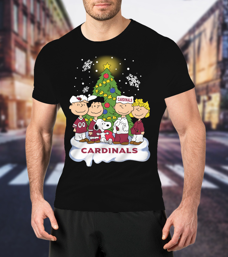 Snoopy Cardinals Christmas Peanuts Gang T-Shirt