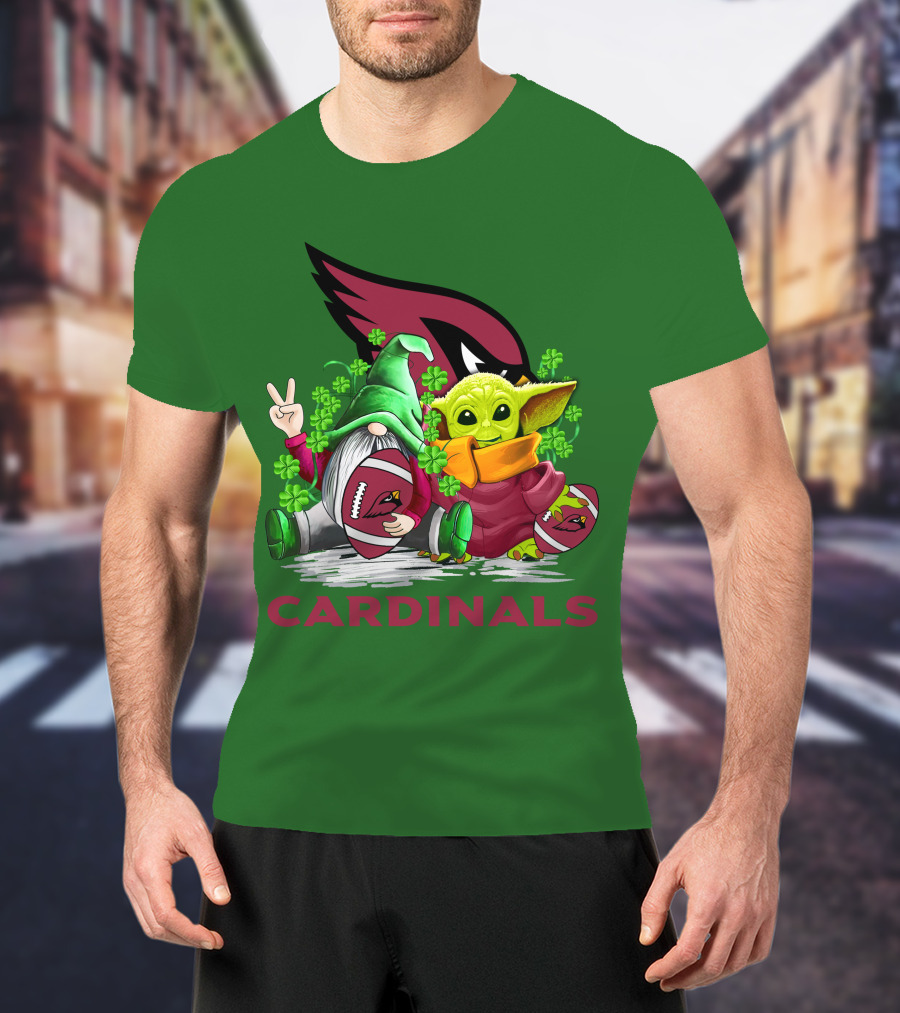 Arizona Cardinals Football Patrick's Day Gnome And Baby Alien With Shamrocks T-Shirt