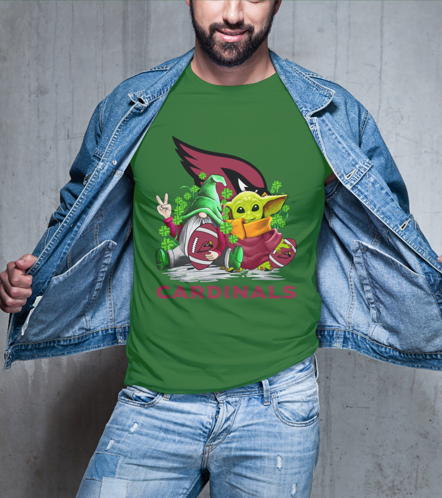 Arizona Cardinals Football Patrick's Day Gnome And Baby Alien With Shamrocks T-Shirt