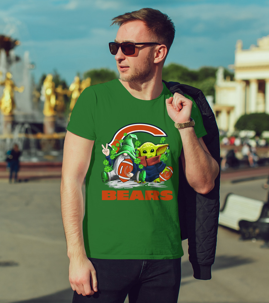 Chicago Bears St. Patrick's Day Football Gnome And Baby Alien T-Shirt